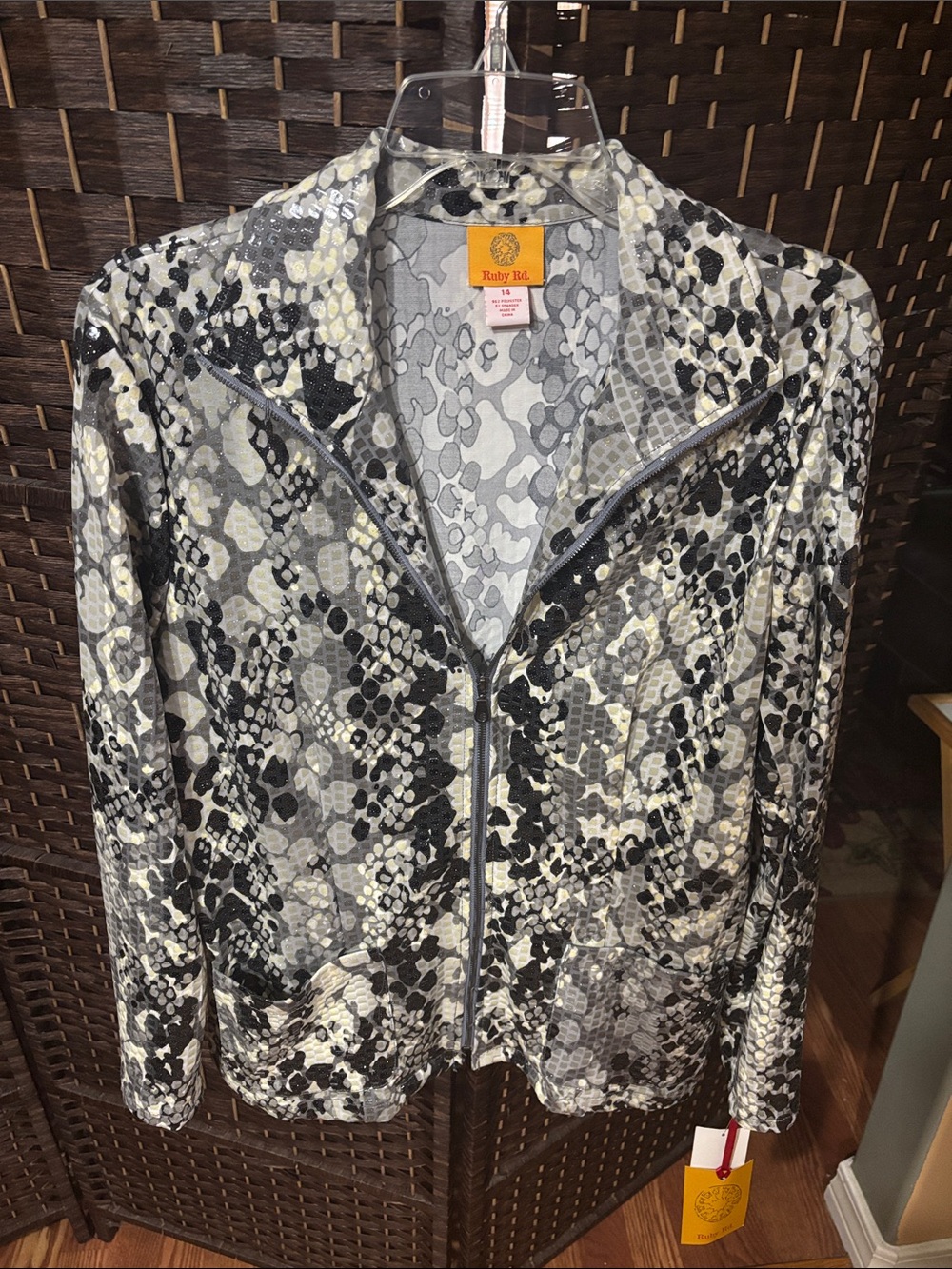 Ruby Rd. Black & Gray Abstract Print Zip Jacket
